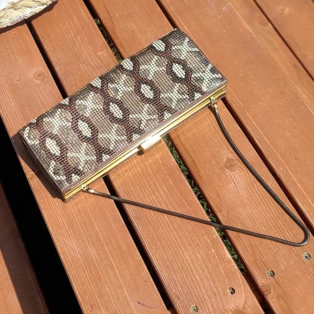 Mint condition Whiting & Davis purse - Picture 6 of 7